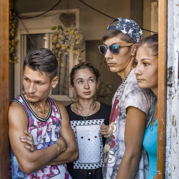 Фотография: Народ без постоянного места жительства: итальянский фотограф создал уникальный проект о жизни цыган №6 - BigPicture.ru