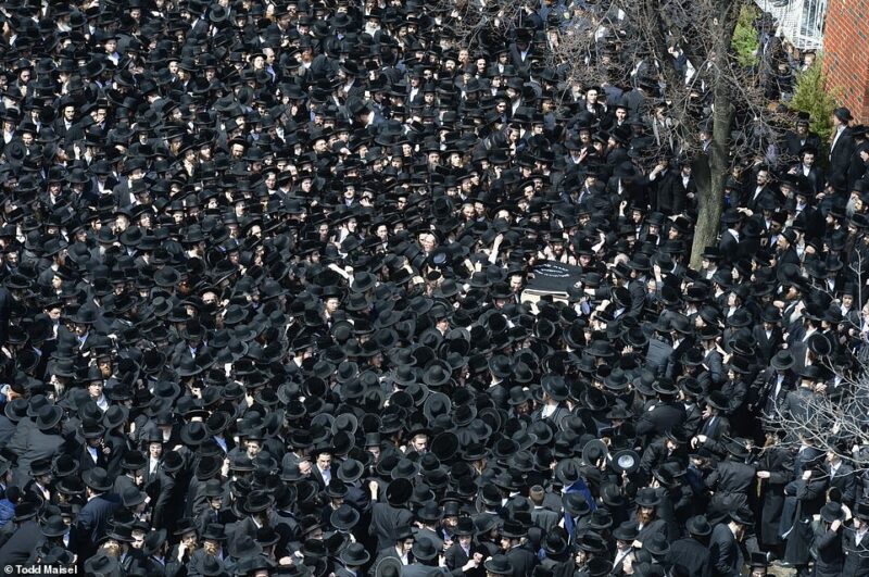 Фотография: 100 тысяч евреев-хасидов вышли на улицы Бруклина №1 - BigPicture.ru
