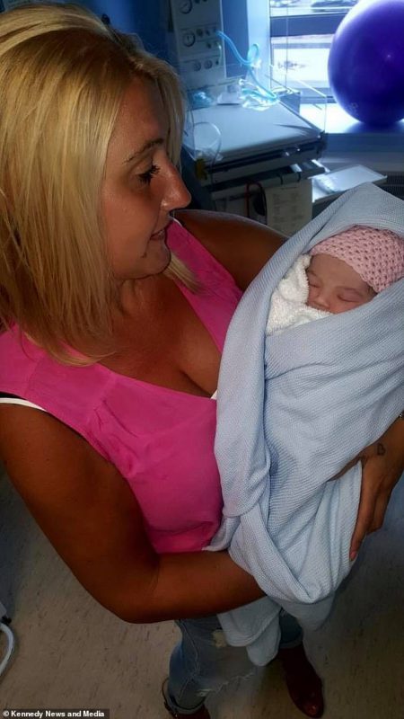 Фотография: Сюрприз от аиста: девушка проснулась с круглым животом и через 45 минут родила №10 - BigPicture.ru