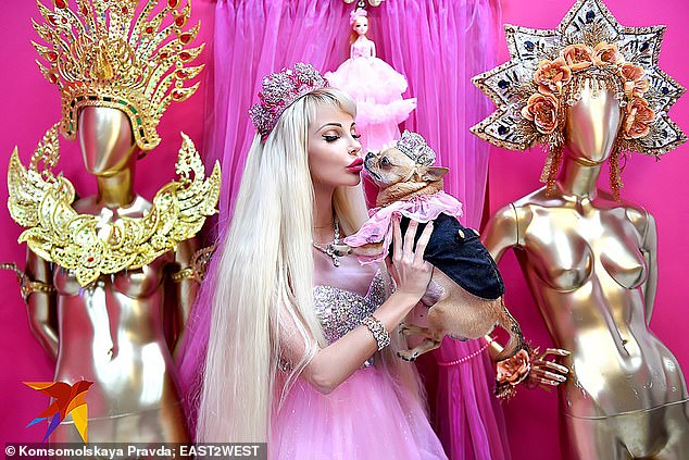 Фотография: Русская Барби Таня Тузова: пять раз была замужем, тратила миллионы на кукол, но жалуется на одиночество №18 - BigPicture.ru