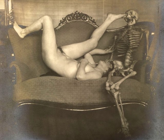 Фотография: Дама со скелетом: сюрреалистический фотосет Франца Фидлера начала 1920-х годов №10 - BigPicture.ru