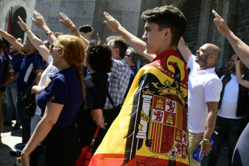 Фотография: Созревшая ненависть: как в огромных теплицах Испании были посеяны семена движения ультраправых №3 - BigPicture.ru