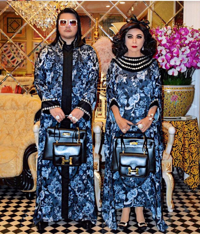 Фотография: На одной волне: мать и сын из Таиланда надевают одинаковые наряды №10 - BigPicture.ru