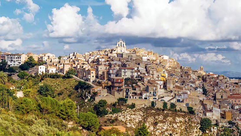 Фотография: Прямо сейчас на Сицилии можно один из 100 домов всего за 1 евро №1 - BigPicture.ru