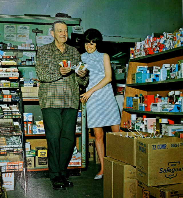 Фотография: Чужая ностальгия: изобилие американских магазинов 60-х годов №13 - BigPicture.ru