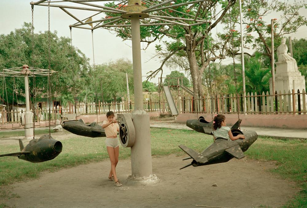 Фотография: Куба в 1990-е годы на снимках Триа Джован №12 - BigPicture.ru