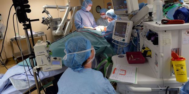 Фотография: Анестезиолог из Франции убивал пациентов, чтобы затем их спасать №5 - BigPicture.ru