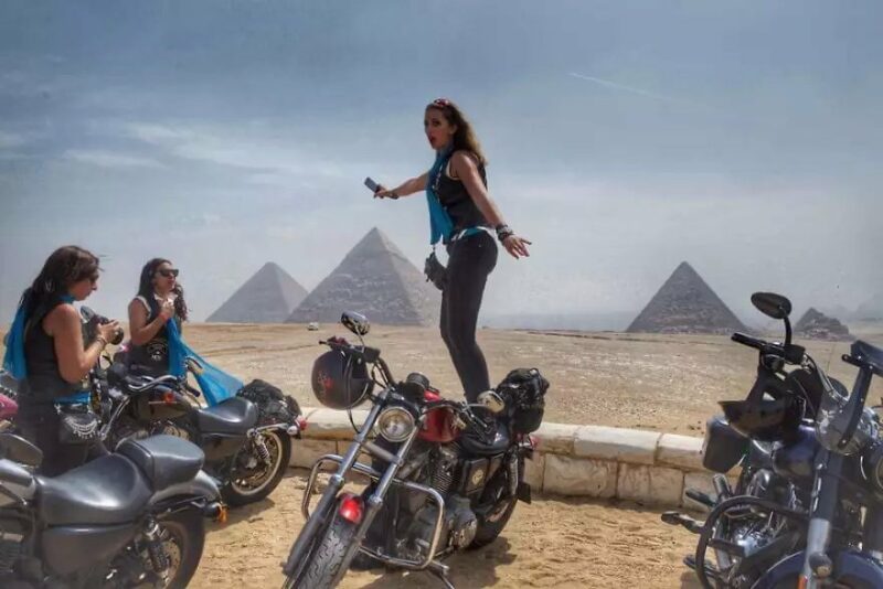 Фотография: Женщины Ближнего Востока на байках в проекте французского фоторепортера Жиля Бадера №1 - BigPicture.ru