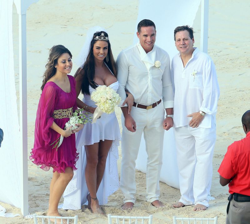 Фотография: Модный провал: самые уродливые свадебные наряды знаменитостей №4 - BigPicture.ru