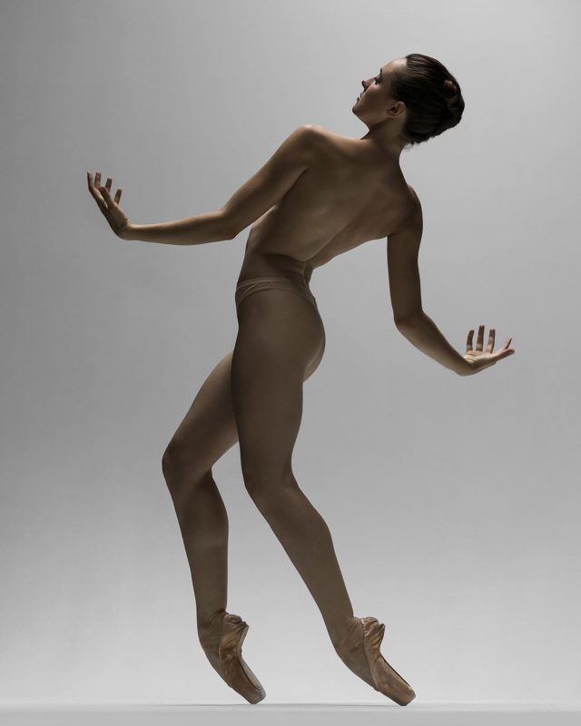 Фотография: Грациозность и соблазн: 30 горячих фотографий балерин №24 - BigPicture.ru