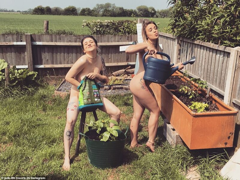 Фотография: Как горячие австралийцы отмечают День голого садовода №8 - BigPicture.ru