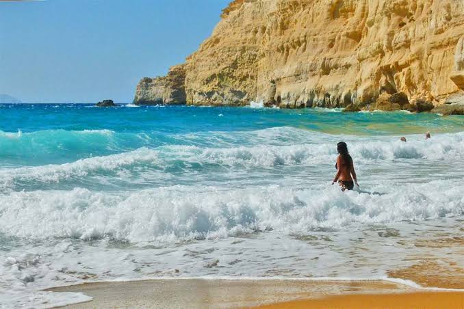 Фотография: Райские уголки для нудистов: 15 лучших пляжей мира, где можно загорать в чем мать родила №6 - BigPicture.ru