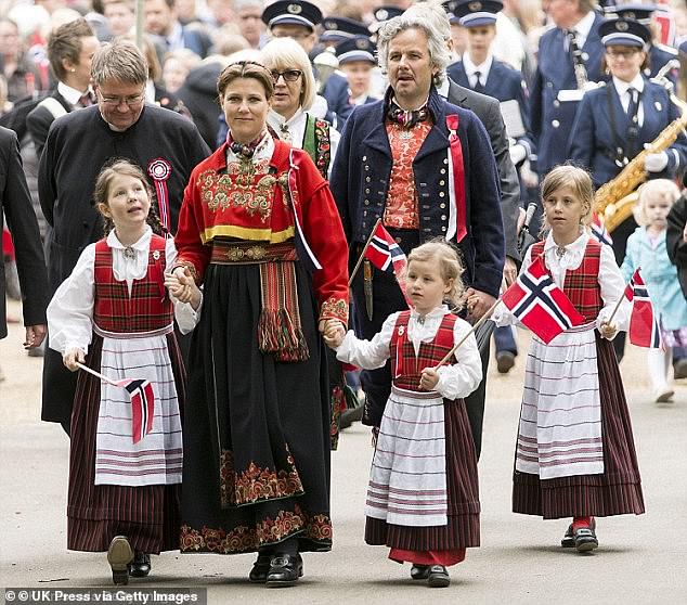 Фотография: Очарована, околдована: норвежская принцесса влюбилась в шамана №2 - BigPicture.ru