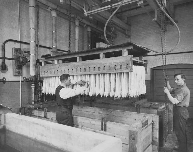 Фотография: Когда лапшу вешали: производство спагетти в начале XX века №14 - BigPicture.ru