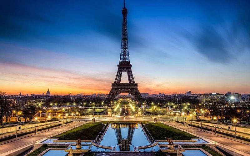 Фотография: С ветерком: в Париже можно прокататься на зиплайне с Эйфелевой башни №5 - BigPicture.ru