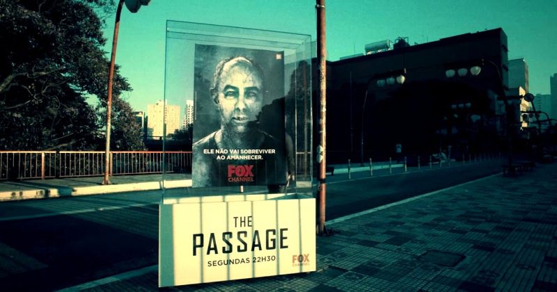 Фотография: Плакаты с изображениями вампиров стали загораться на глазах жителей Сан-Паулу №1 - BigPicture.ru