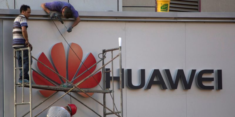Фотография: Google расстается с Huawei. Чем это грозит владельцам гаджетов китайского бренда? №3 - BigPicture.ru