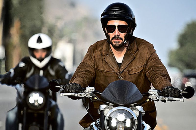 Киану Ривз и счастливая история его любви к мотоциклам 