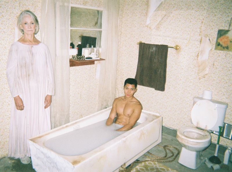 Фотография: Молочные ванны под присмотром бабули. Кто эти люди и почему они это делают? №9 - BigPicture.ru