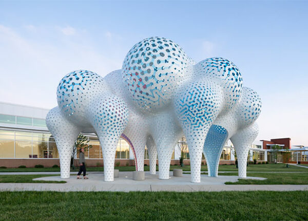 Столпы мечтаний: воздушная шарообразная скульптура из 3564‑х частей