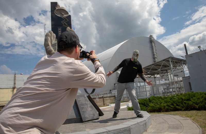Фотография: Инстаграм-модели делают откровенные фото в Чернобыльской зоне и многих это возмущает №12 - BigPicture.ru