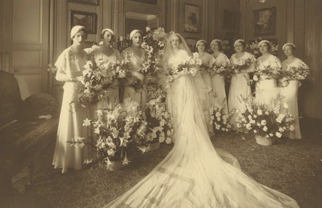 Длина имеет значение: уникальные снимки невест 30-х годов