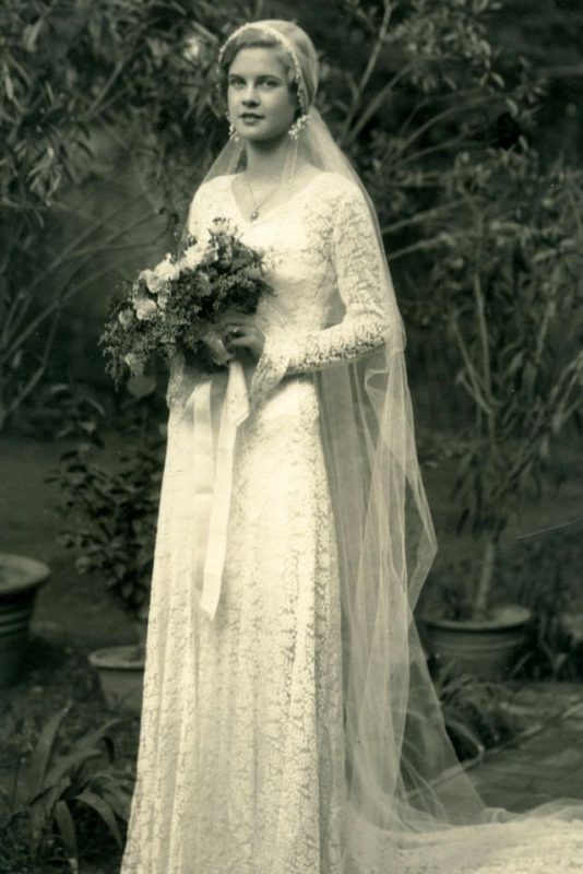 Фотография: Длина имеет значение: уникальные снимки невест 30-х годов №17 - BigPicture.ru