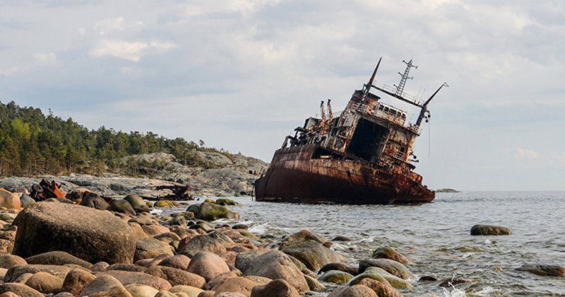 Фотография: 10 самых эффектных обломков кораблекрушений из разных уголков планеты №1 - BigPicture.ru