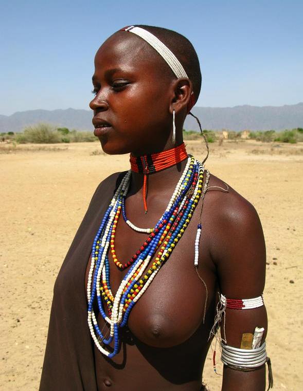 Фотография: Будни африканского народа динка: женщины, не признающие одежду, побежденный рак и буйволы №4 - BigPicture.ru