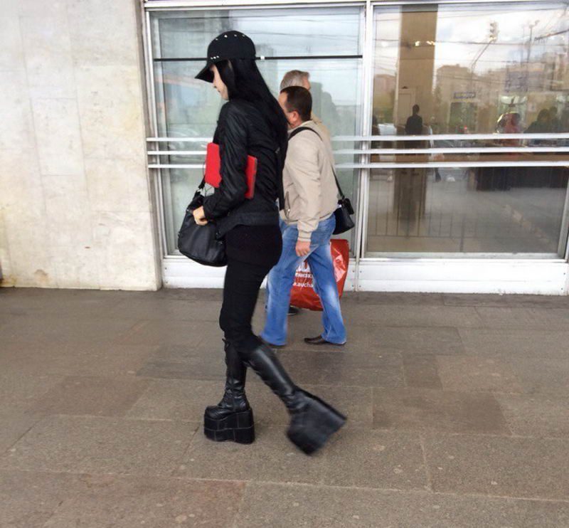 Фотография: Мода по-белорусски: самые странные персонажи, которых можно встретить на улицах №29 - BigPicture.ru