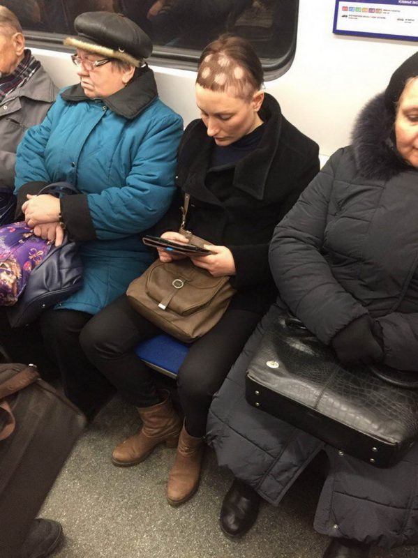 Фотография: Мода из народа: самые яркие пассажиры российского метро №14 - BigPicture.ru
