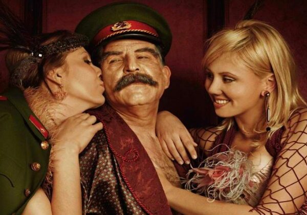 Секс со Сталиным возмутил российских коммунистов