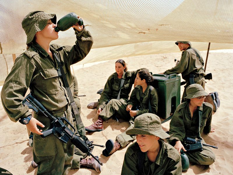 Фотография: Девушки армии Израиля: особый взгляд на женщин-воинов в фотоработах Рэйчел Папо №22 - BigPicture.ru