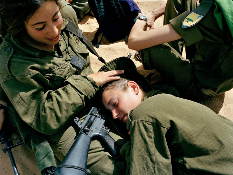 Девушки армии Израиля: особый взгляд на женщин-воинов в фотоработах Рэйчел Папо