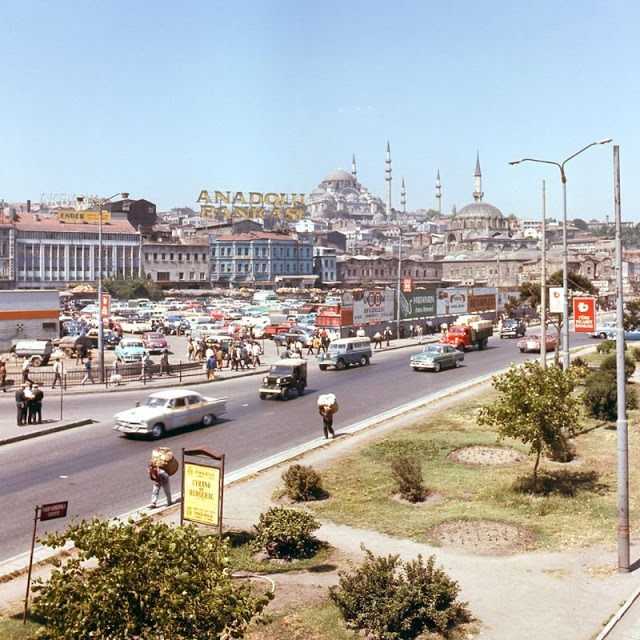 Фотография: Стамбул — город контрастов: 30 цветных снимков уличной жизни 70-х годов №13 - BigPicture.ru
