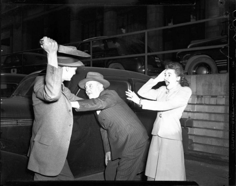 Фотография: Ретро-шок: гротескные реконструкции преступлений от американских СМИ 40-х годов №16 - BigPicture.ru