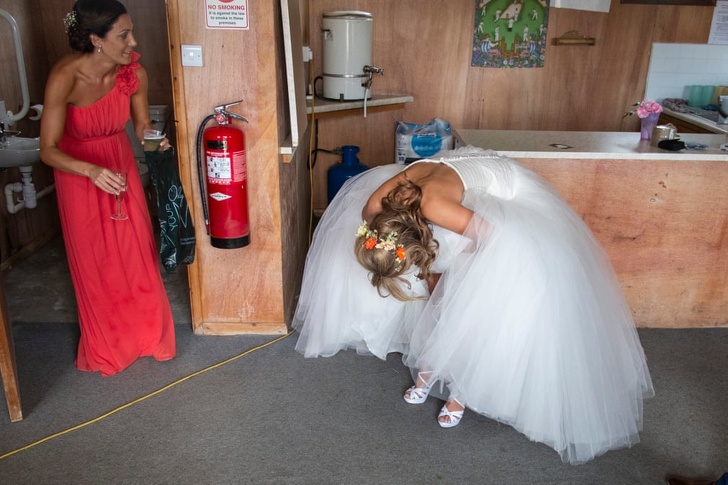 Фотография: Самые честные кадры со свадеб от британского фотографа Иэна Уэлдона №13 - BigPicture.ru
