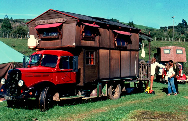 Фотография: Дома-грузовики - диковатый, но милый пережиток эпохи хиппи №19 - BigPicture.ru
