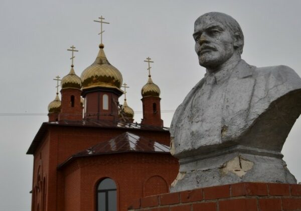 Уничтожитель церкви или потенциальный святой? Почему в России хотят канонизировать Ленина