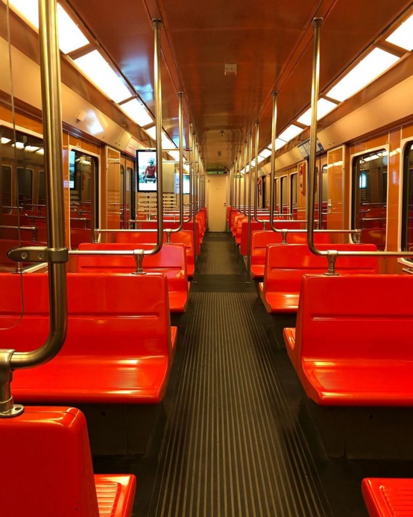 Фотография: От Сеула до Тегерана: как выглядят вагоны метро в разных странах мира №5 - BigPicture.ru