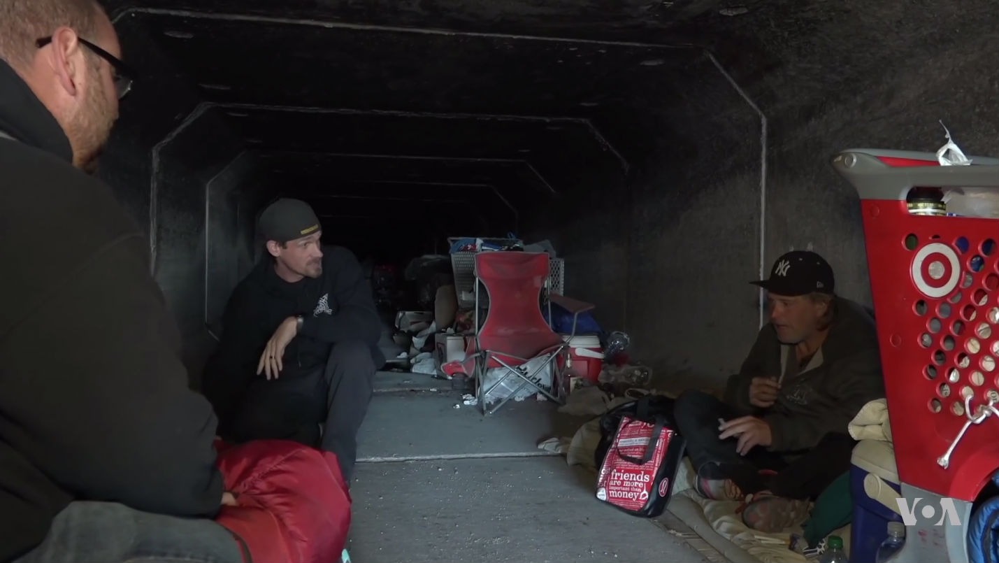 Фотография: Преисподняя города грехов: жизнь бездомных в мрачных тоннелях Лас-Вегаса №16 - BigPicture.ru