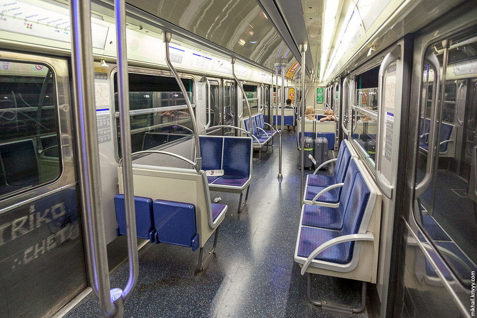 Фотография: От Сеула до Тегерана: как выглядят вагоны метро в разных странах мира №7 - BigPicture.ru