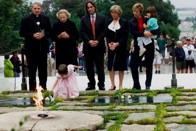 Фотография: Проклятие Кеннеди: 22-летняя внучка бывшего американского президента умерла от передоза №2 - BigPicture.ru