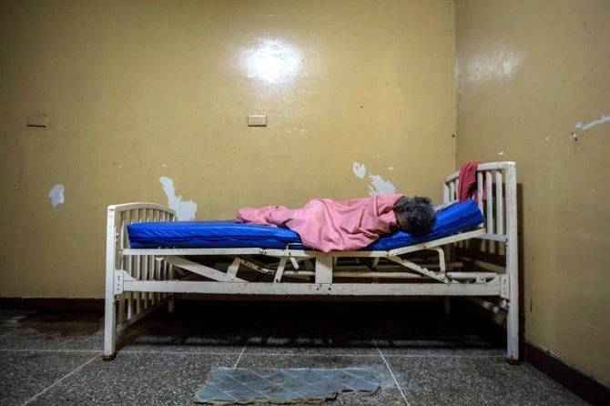 Фотография: Ад на земле: в венесуэльских психбольницах кошмары плавно переходят в реальность №7 - BigPicture.ru