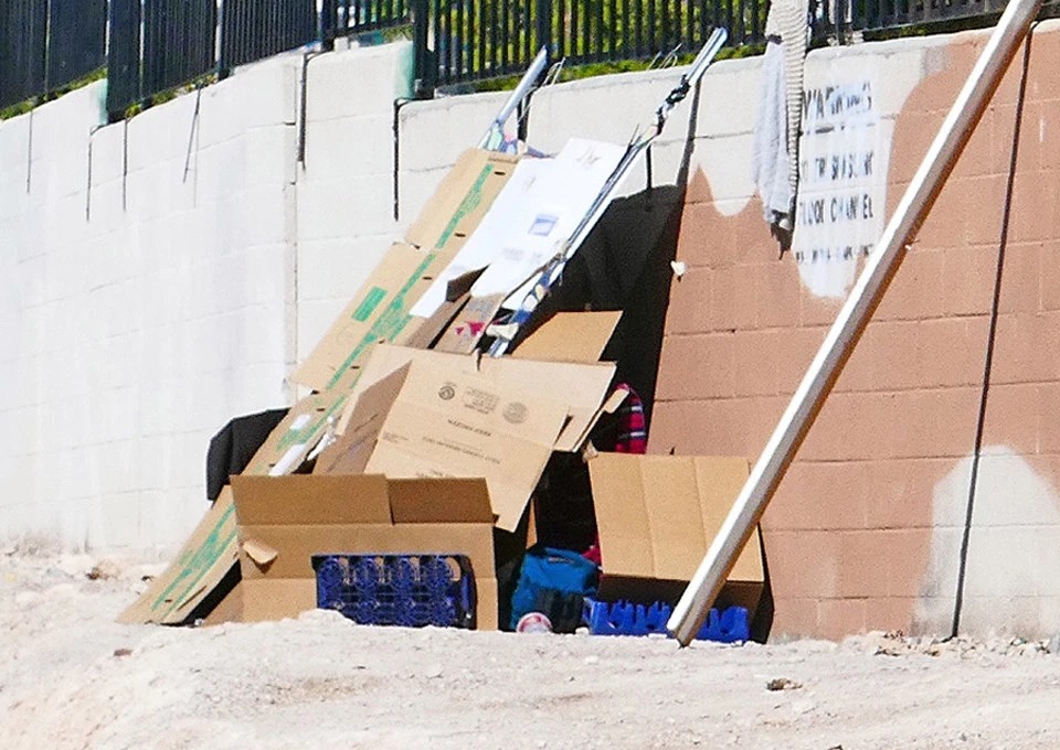 Фотография: Преисподняя города грехов: жизнь бездомных в мрачных тоннелях Лас-Вегаса №14 - BigPicture.ru