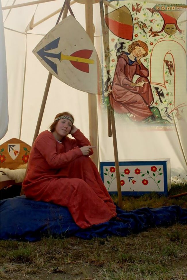 Фотография: Странные и смешные реконструкции средневековых рисунков №14 - BigPicture.ru