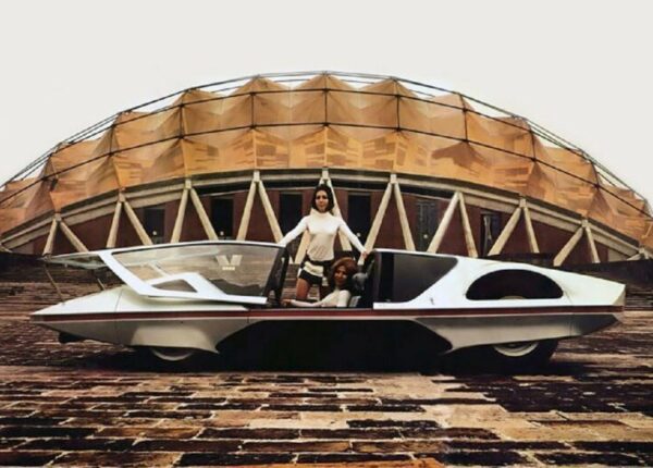 Элегантность ретрофутуризма — итальянский автомобиль будущего в 1970