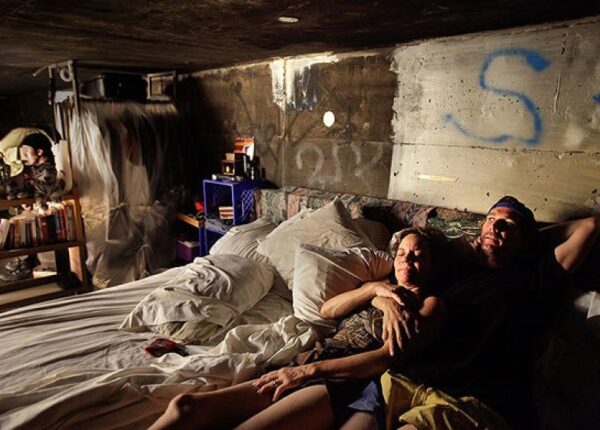 Преисподняя города грехов: жизнь бездомных в мрачных тоннелях Лас-Вегаса