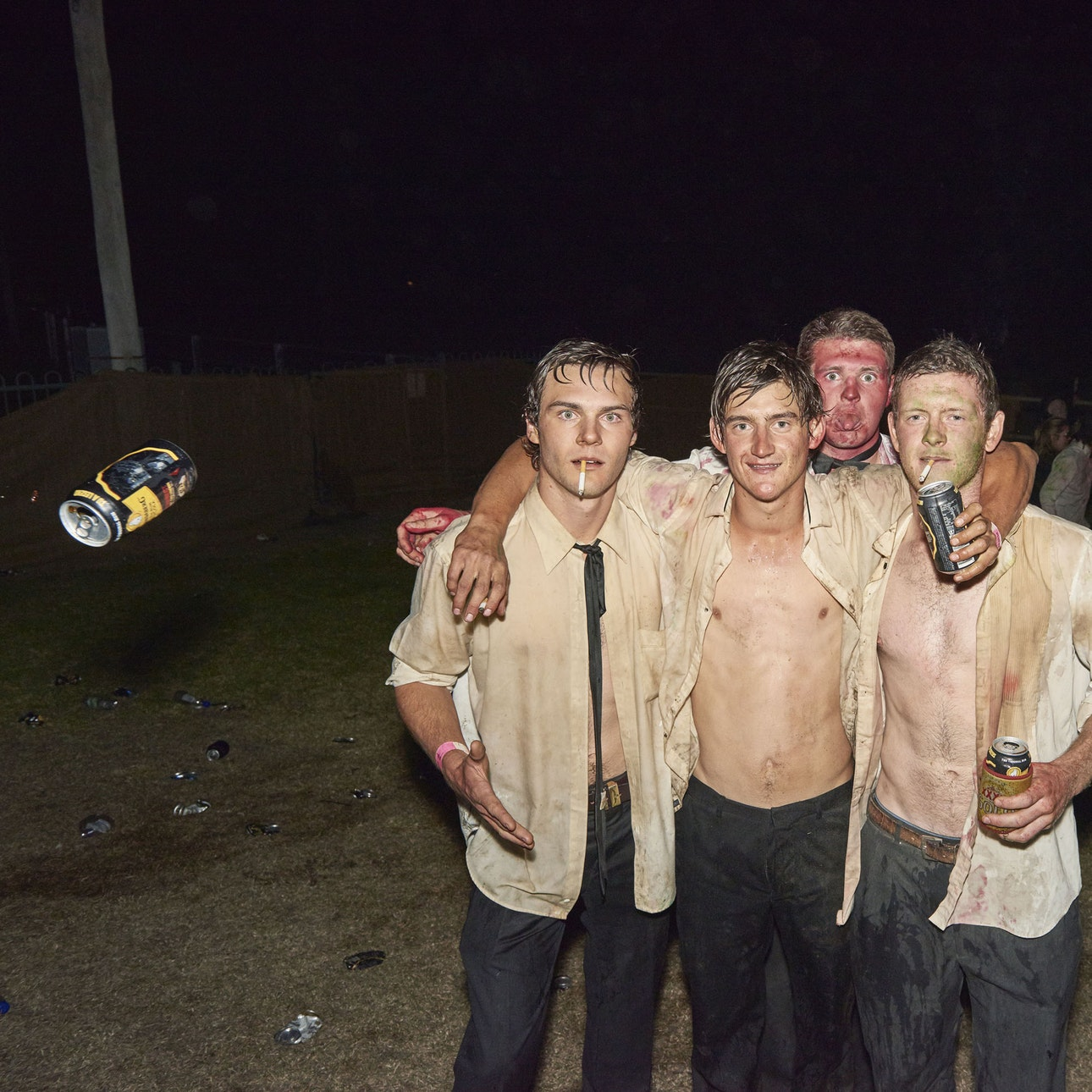 Фотография: Пьяный бал холостяков: как сельская молодежь Австралии ищет вторые половинки №1 - BigPicture.ru
