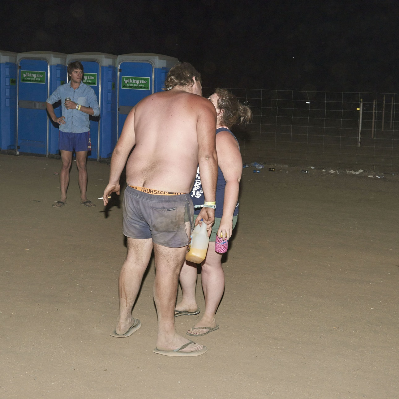Фотография: Пьяный бал холостяков: как сельская молодежь Австралии ищет вторые половинки №14 - BigPicture.ru